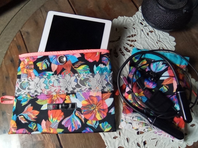 Ensemble rangement multimédia housse tablette 